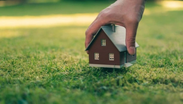 GUEMENE SUR SCORFF TERRAIN A BATIR DE 407m² AVEC PERMIS DE EXISTANT