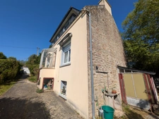 BUBRY MAISON À RÉNOVER DE 65 m² ENVIRON 3 PIÈCES GARAGE ET ABRI DE JARDIN PARCELLE DE 1450M²