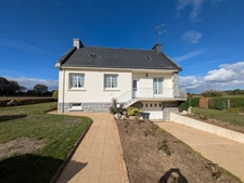 BUBRY EN CAMPAGNE AU CALME MAISON NÉO BRETONNE EN REZ DE CHAUSSEE SURELEVE AVEC VIE DE PLAIN PIED DE 5 PIÈCES DE 100m² ENVIRON PARCELLES CLÔTURÉES DE 2315M²