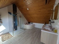 PLOËRDUT JOLIE LONGÈRE RÉNOVÉE DE 170M² ENVION DE 5 PIÈCES DEUX GARAGES PARCELLE DE 2840m² ENVIRON