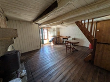 GUEMENE SUR SCORFF MAISON ATYPIQUE EN BON ETAT GENERAL DE 2 PIECES AVEC CAVE UNE DÉPENDANCE ET UN JARDINET.