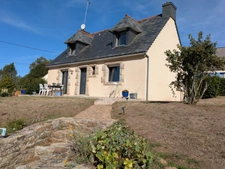 GUERN JOLIE MAISON NÉO BRETONNE AVEC UNE VIE DE PLAIN PIED DE 4 PIECES DE 100M² ENVIRON SUR PARCELLE DE 911m²