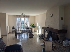 PLOERDUT NEO BRETONNE DE 140M² ENVIRON 6 PIECES AVEC VIE DE PLAIN PIED PARCELLE CLOTUREE DE 1077m²