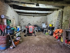 PERSQUEN EN CAMPAGNE JOLIE MAISON DE 134M² DE 5 PIÈCES UNE DÉPENDANCE DE 93M² EN PIERRE SOUS TÔLE UN TERRAIN DE 4220m²