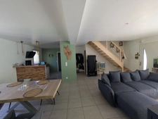 GUERN MAISON RÉCENTE DE 101M² ENVIRON 4 PIÈCES AVEC VIE DE PLAIN PIED GARAGE PARCELLE CLÔTURÉE DE 569M²
