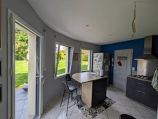 LOCMALO MAISON RÉCENTE AVEC VIE DE PLAIN PIED DE 5 PIÈCES 130 M² PARCELLE DE 2000M² CLÔTURÉE