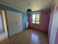 NEULLIAC MAISON EN REZ DE CHAUSSEE SURELEVE de 73m² 3 PIECES PARCELLE DE 1231m² EN PARTIE CONSTRUCTIBLE