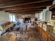 LOCMALO PROPRIÉTÉ DE 180M² ENVIRON EN CAMPAGNE AU CALME ENSEMBLE DE 2 MAISONS AVEC DOUBLE GARAGE PRÉAU ET DÉPENDANCE PUITS JARDIN ET BOIS DE 1 HECTARE 56
