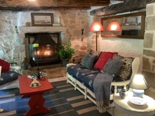  GUEMENE SUR SCORFF BELLE DEMEURE EN PIERRE DE 185 m² ENVIRON COUR EXTERIEURE JARDIN NON ATTENANT DE 764M²