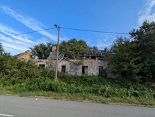 CLEGUEREC LONGERE A RENOVER INTEGRALEMENT PARCELLE DE 1899M²