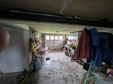 MELRAND MAISON 3 PIECES EN REZ DE CHAUSSEE SURELEVE PARCELLE DE 3109M² CLOTURE AVEC DEPENDANCE ET PUITS