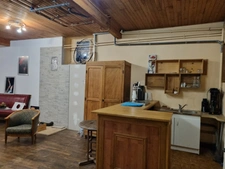 GUEMENE SUR SCORFF IMMEUBLE DE 239M² ENVIRON COMPOSÉ DE DEUX APPARTEMENTS ET UNE SURFACE COMMERCIALE PARCELLE DE 533m²