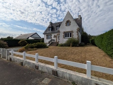 PLOËRDUT NÉO BRETONNE DE 123 M² ENVIRON 5 PIÈCES AVEC VIE DE PLAIN PIED PARCELLE CLÔTURÉE DE 803m²