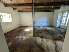 Ensemble de 3 Longères de 430m² au total en pierre a rénover avec appentis et grange parcelle de 8000 m² envrion