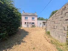 BUBRY MAISON À RÉNOVER DE 117 M² ENVIRON HABITABLE 3 PIÈCES APPENTI ET HANGAR À RÉNOVER PARCELLE DE 1621m²