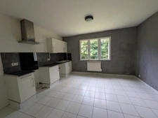 LIGNOL en campage au calme maison en rez de chaussée surélevé de 98m² environ 6 pièces parcelle de 2425m² environ avec dépendance.