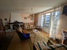 GUEMENE SUR SCORFF GRANDE MAISON DE 170M² DIVISEE EN 3 LOGEMENTS PARCELLE DE 561M²