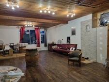 GUEMENE SUR SCORFF IMMEUBLE DE 239M² ENVIRON COMPOSÉ DE DEUX APPARTEMENTS ET UNE SURFACE COMMERCIALE PARCELLE DE 533m²