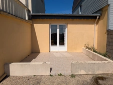 PLOERDUT GRANDE  MAISON DE 9 PIECES DE 140m² ENVIRON PARCELLE DE 603m² ENVIRON