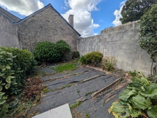  SAINT CARADEC TRÉGOMEL ENSEMBLE DE 2 MAISONS,UN GARAGE, UNE DÉPENDANCE DE 20m² PARCELLES DE 250m²