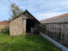 BUBRY LONGERE EN PIERRE A RENOVER DE 180M² ENVIRON, PETIT HANGAR DE 34M³ ENVIRON HANGAR DE 278M³ ENVRION PARCCELLE DE 6800M2