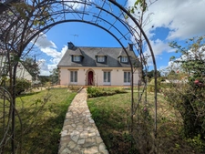 SEGLIEN MAISON NÉO BRETONNE DE 150M² DE 7 PIÈCES AVEC VIE DE PLAIN PIED PARCELLE CLÔTURÉE DE 807m²