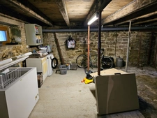PERSQUEN EN CAMPAGNE JOLIE MAISON DE 134M² DE 5 PIÈCES UNE DÉPENDANCE DE 93M² EN PIERRE SOUS TÔLE UN TERRAIN DE 4220m²