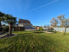 MELRAND GRANDE MAISON DE 180m² ENVIRON DE 8 PIÈCES PARCELLE DE 6320M² ENVIRON PISCINE ET GRAND GARAGE