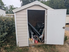 AMBON MOBIL-HOME DE 26m² ENVIRON 2 CHAMBRES AVEC TERRASSE BOIS SUR L'EXTÉRIEUR ET ABRIS DE JARDIN PARCELLE DE 200m² ENVIRON