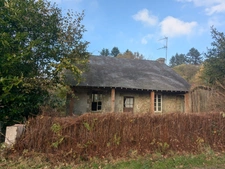 SAINT TUGDUAL MAISON 4 PIECES 105m² ENVIRON PARCELLE DE 2913 m² AVEC UNE SOURCE ET PARCELLE DE 1473 m² NON ATTENANTE