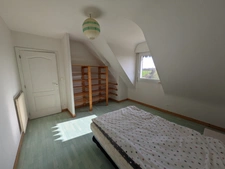 Kernascleden propriété composée d'une maison à usage d'habitation de 6 pièces 178 m² envion un hangar de 161m² envion, une ancienne lapinière de 700m² envion le tout sur une parcelle de 3.2 Hectares