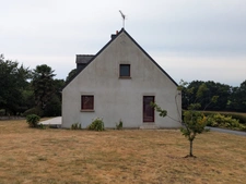 PLOUAY EN CAMPAGNE BELLE MAISON DE 6 PIÈCES  150m² ENVIRON HABITABLE SUR PARCELLE DE 2938M²