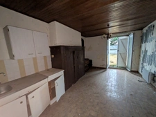 PLOUAY EN CAMPAGNE ENSEMBLE IMMOBILIER COMPOSÉ D' UNE MAISON DE 45M² HABITABLE, UNE GRANGE DE 33 M², UN BÂTIMENT EN PIERRE DE 91 M² UNE PARCELLE DE 711m² ENVRION.