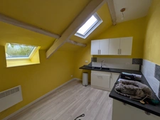 MAISON EN PIERRE SOUS ARDOISE DE 75M² ENVIRON 3 PIECES TERASSE DE 9m² ENVIRON L'ARRIERE DE LA MAISON