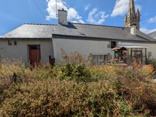 BIEUZY MAISON À RÉNOVER DE 3 PIÈCES 50m² ENVIRON HABITABLE, UN APPENTIS ACCOLÉ UNE PARCELLE CLÔTURÉE DE 381m² AVEC UN PUITS