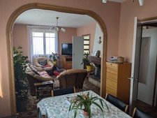 GUEMENE SUR SCORFF JOLIE MAISON DE 5 PIECES EN REZ DE CHAUSSE SURELEVE DE 68m² PARCELLE DE 826m² EVIRON