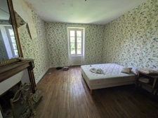 GUEMENE SUR SCORFF MAISON BOURGEOISE  7 PIÈCES 185 M² ENVIRON AVEC GARAGE ET DÉPENDANCES,UN PUITS UNE PARCELLE DE 3706M² 