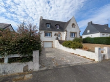 PLOËRDUT NÉO BRETONNE DE 123 M² ENVIRON 5 PIÈCES AVEC VIE DE PLAIN PIED PARCELLE CLÔTURÉE DE 803m²
