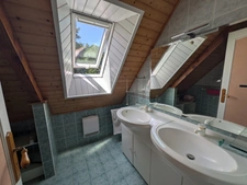 PRIZIAC PROPRIÉTÉ COMPOSÉE D'UNE MAISON DE TYPE NÉO BRETONNE DE 8 PIECES EN TRES BON ETAT GENERAL GRANDE DÉPENDANCES PARCELLE DE 1 HECTARE 47 ARES