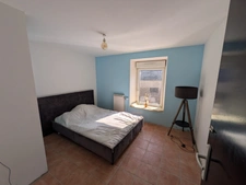Séglien en campagne longère en pierre rénovée avec vie de plain pied de 243m², garage, atelier et dépendance parcelle de 7125m²