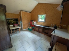 PRIZIAC PROPRIÉTÉ COMPOSÉE D'UNE MAISON DE TYPE NÉO BRETONNE DE 8 PIECES EN TRES BON ETAT GENERAL GRANDE DÉPENDANCES PARCELLE DE 1 HECTARE 47 ARES