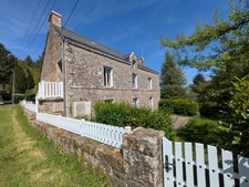 BUBRY PROPRIÉTÉ COMPOSÉE D' UNE BELLE MAISON BOURGEOISE DE 6 PIÈCES  215 M² ENVIRON GARAGE ET DÉPENDANCE PARCELLE DE 4160M² EN PARTIE AMÉNAGEABLE