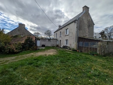 LOCMALO EN CAMPAGNE JOLIE PROPRETE EN PARTIE RESTAUREE DE 90 M² ENVIRON AVEC DEPENDANCES A RENOVER UN PUITS UNE PARCELLE DE 1 HECTARE 09 ARES 21 CENTIARES