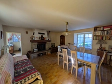 LOCMALO PROPRIÉTÉ DE 180M² ENVIRON EN CAMPAGNE AU CALME ENSEMBLE DE 2 MAISONS AVEC DOUBLE GARAGE PRÉAU ET DÉPENDANCE PUITS JARDIN ET BOIS DE 1 HECTARE 56