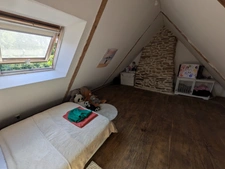 Séglien en campagne longère en pierre rénovée avec vie de plain pied de 243m², garage, atelier et dépendance parcelle de 7125m²