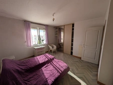 Kernascleden propriété composée d'une maison à usage d'habitation de 6 pièces 178 m² envion un hangar de 161m² envion, une ancienne lapinière de 700m² envion le tout sur une parcelle de 3.2 Hectares