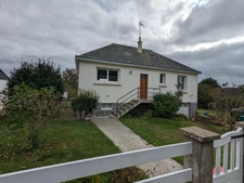 NEULLIAC MAISON EN REZ DE CHAUSSEE SURELEVE de 73m² 3 PIECES PARCELLE DE 1231m² EN PARTIE CONSTRUCTIBLE