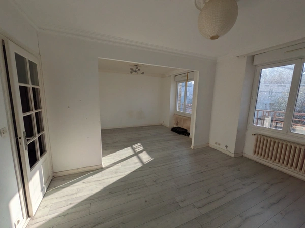 LORIENT APPARTEMENT DE 66 M² HABITABLE A RAFRAICHIR DE TYPE 3 A PROXIMITÉ DU CENTRE VILLE ET DE LA ROCADE