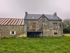 PERSQUEN EN CAMPAGNE JOLIE MAISON DE 134M² DE 5 PIÈCES UNE DÉPENDANCE DE 93M² EN PIERRE SOUS TÔLE UN TERRAIN DE 4220m²
