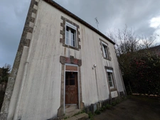 Guémené Sur Scorff centre ville  maison de 3 pièces de 65m² parcelle de 186m².
